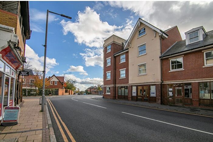 2 Bedroom Flat To Rent In Hemnall Street, Epping, CM16