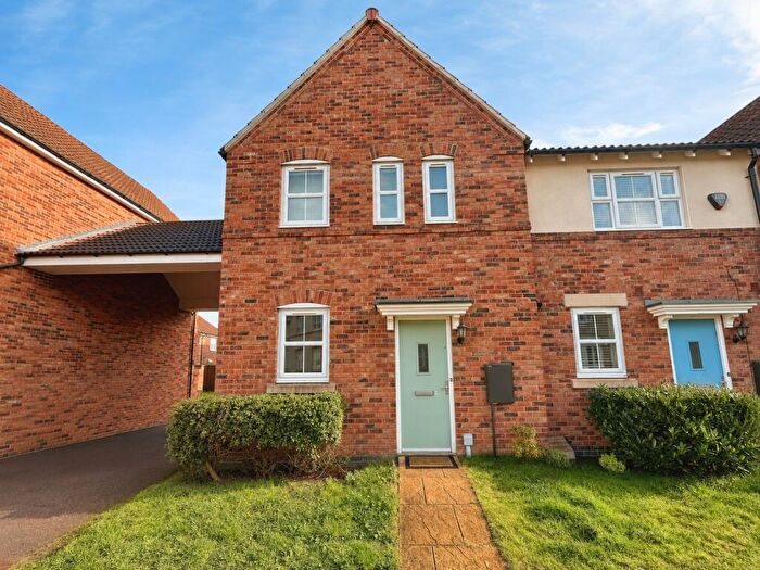 3 Bedroom Town House To Rent In Queensbury Park Drive, Shelton Lock, Derby, DE24