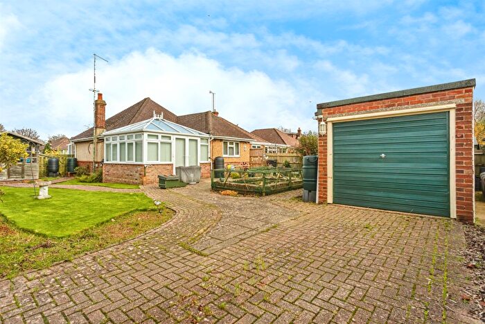 2 Bedroom Detached Bungalow For Sale In Damian Way, Hassocks, BN6
