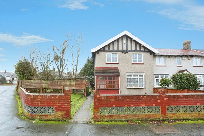 3 Bedroom End Terrace House For Sale In Messent Road, London, SE9