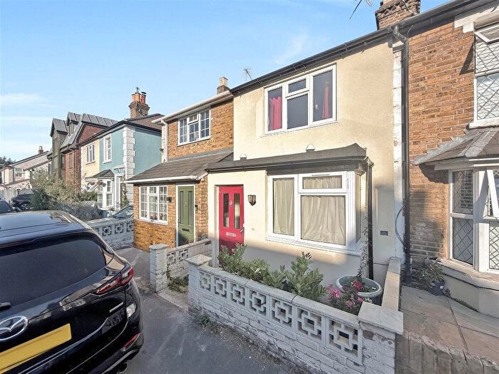 3 Bedroom Terraced House For Sale In New Road, Staines-Upon-Thames, TW18