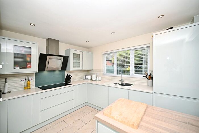 5 Bedroom Detached House For Sale In Lawford Lane, Bilton, Rugby, CV22