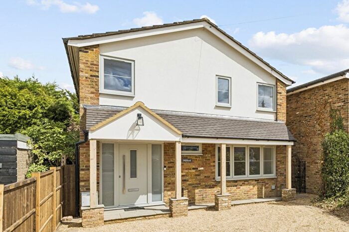 4 Bedroom Detached House For Sale In Croft Lane, Chipperfield, Kings Langley, Hertfordshire, WD4