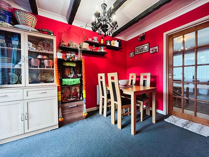 2 Bedroom Semi-Detached House For Sale In Warren Drive, Leicester, Leicestershire, LE4