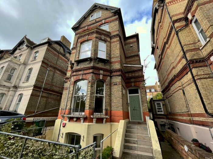 3 Bedroom Flat To Rent In Earls Avenue, Folkestone, CT20