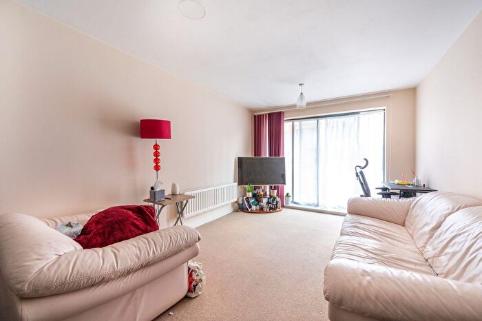 2 Bedroom Flat To Rent In Barking, IG11