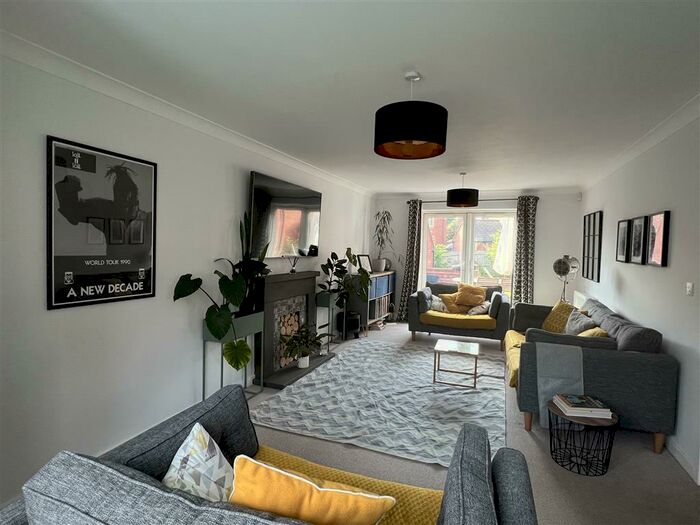4 Bedroom House To Rent In Sharter Drive, Loughborough, LE11
