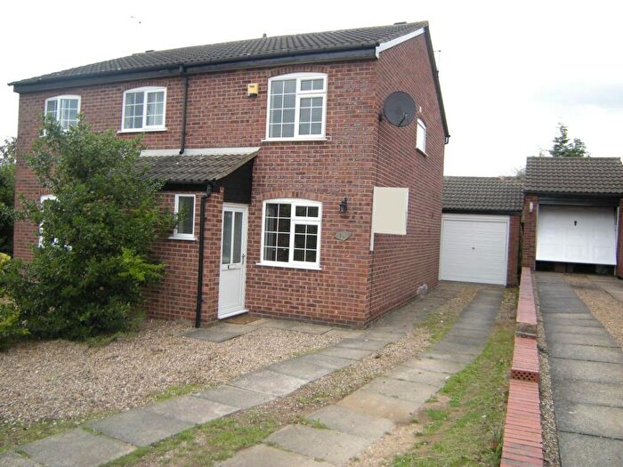 3 Bedroom Semi-Detached House To Rent In Atherstone Close, Oadby, LE2