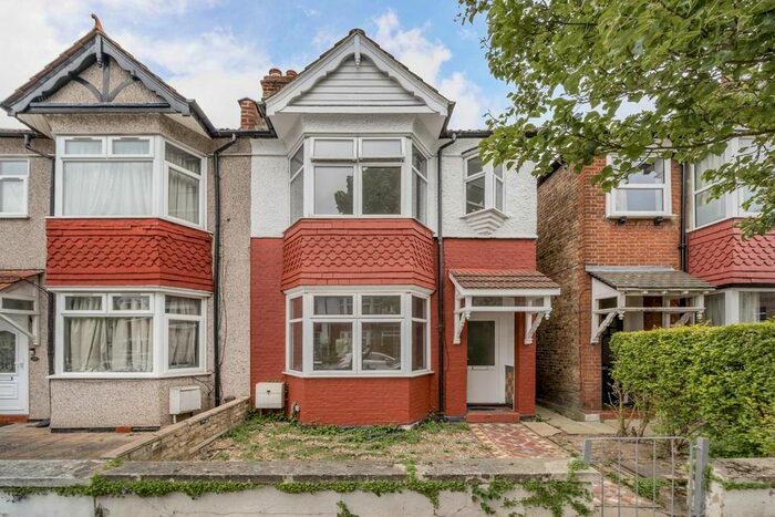 4 Bedroom Semi-Detached House To Rent In Sydney Road, London, W13