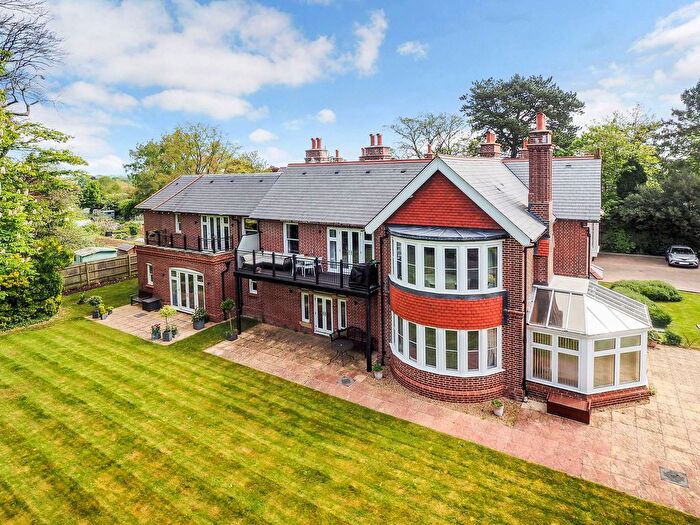 2 Bedroom Flat To Rent In Park Road, Winchester, SO23