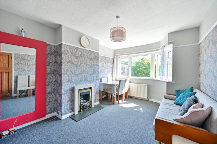 2 Bedroom Maisonette To Rent In Park Road, Kingston, Kingston Upon Thames, KT2