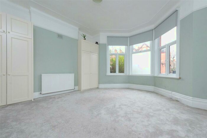 2 Bedroom Apartment To Rent In St. Pauls Avenue, London, NW2