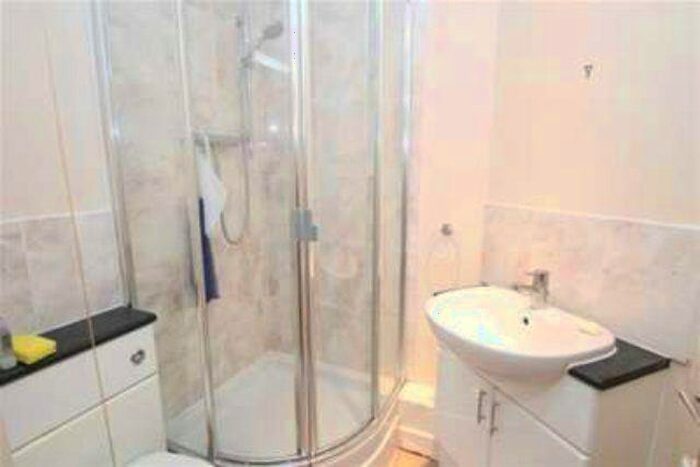 1 Bedroom House To Rent In Kendra Hall Road, London, CR2