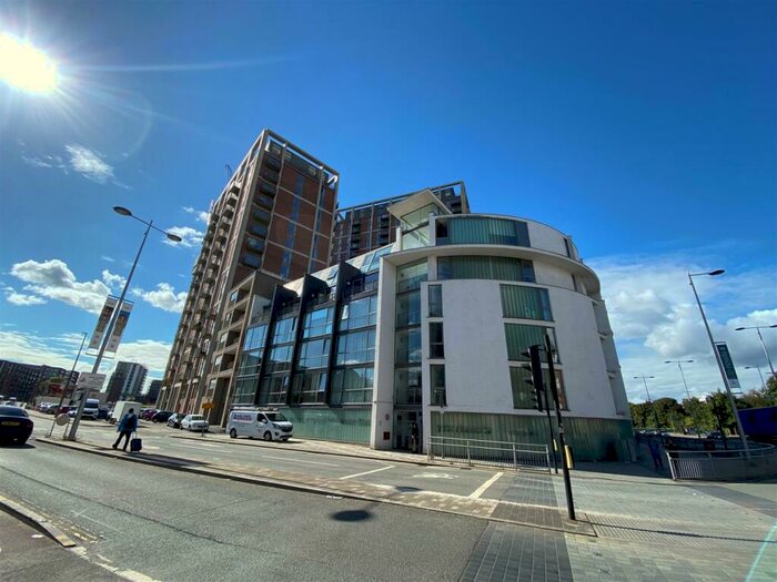 2 Bedroom Apartment To Rent In Transport House, Salford, M5