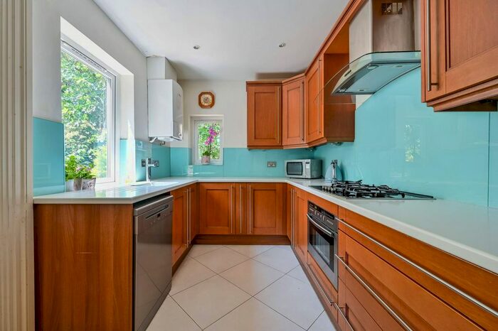 5 Bedroom Detached House To Rent In Wickham Gardens, Brockley, London, SE4
