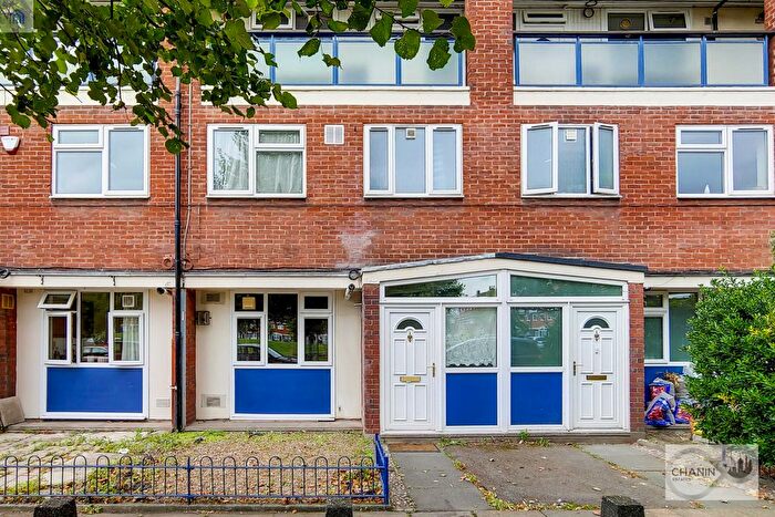 4 Bedroom Maisonette To Rent In Cooks Road, Kennington, SE17