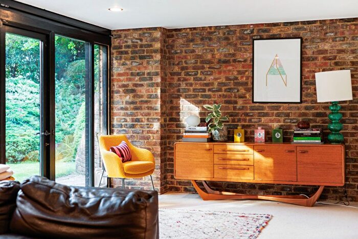 5 Bedroom Detached House For Sale In Temple Lane, Marlow, SL7