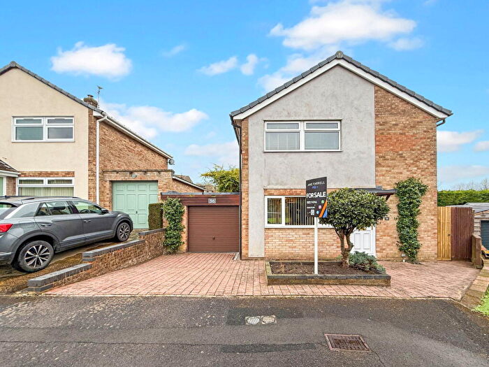 3 Bedroom Detached House For Sale In Meadow Drive, Devizes, SN10