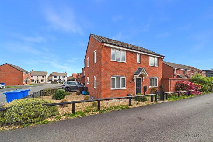 3 Bedroom Detached House For Sale In Upton Drive, Stretton, Burton-On-Trent, DE14