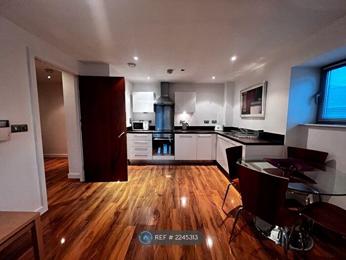 1 Bedroom Flat To Rent In St. George Building, Leeds, LS1