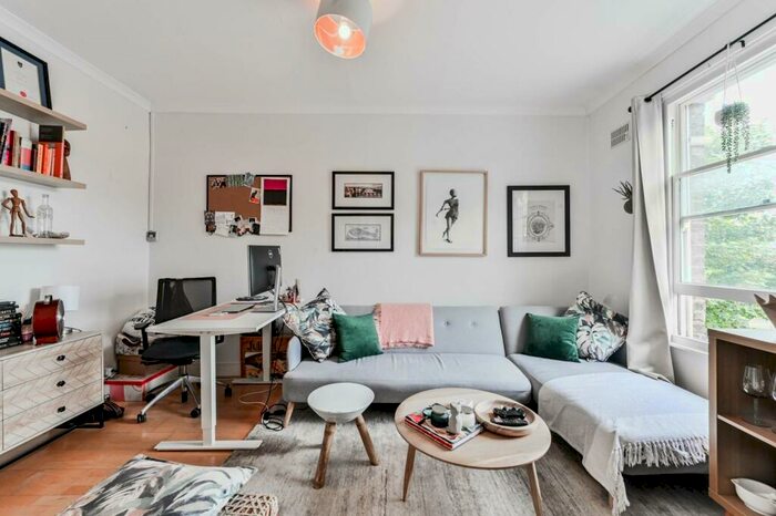 1 Bedroom Flat To Rent In Brooke Road, Stoke Newington, London, N16