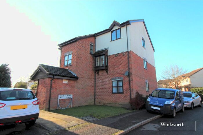 1 Bedroom Flat To Rent In Banks Road, Borehamwood, Hertfordshire, WD6