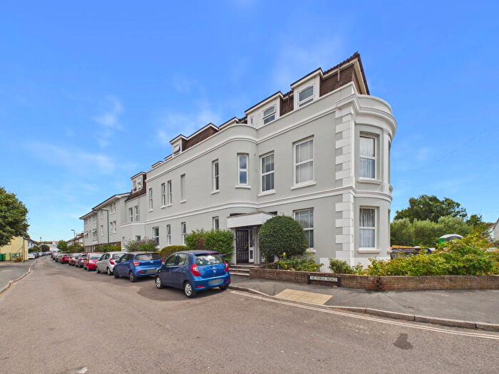 2 Bedroom Flat For Sale In Victoria Road, Shoreham By Sea, BN43