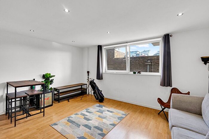 2 Bedroom Flat To Rent In Omega Building, Smugglers Way, SW18