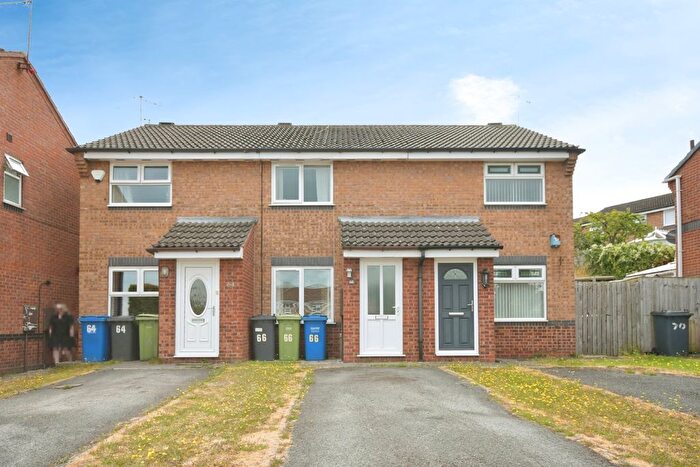 2 Bedroom Semi Detached House For Sale In Herriot Drive, Chesterfield, Derbyshire, S40