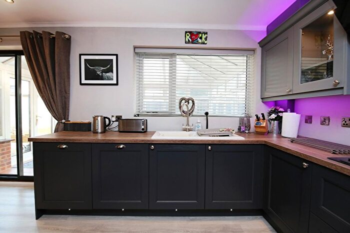 5 Bedroom Detached House For Sale In Sandpiper Drive, Uttoxeter, ST14