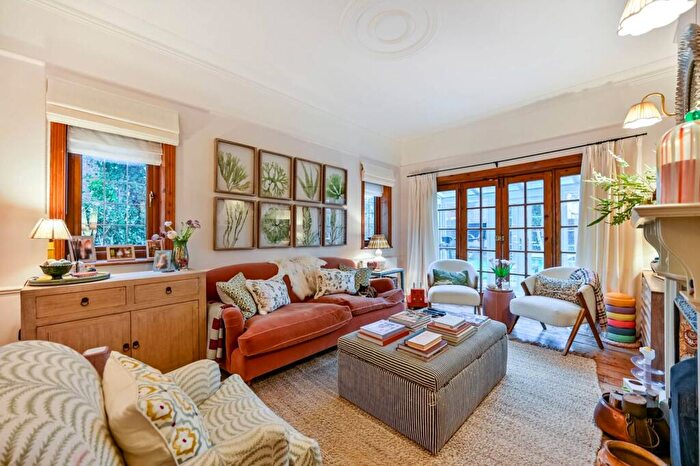 3 Bedroom Detached House For Sale In Bridle Road, Maidenhead, SL6