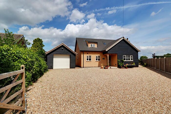 4 Bedroom Detached House For Sale In Outgate, Ealand, Lincolnshire, DN17