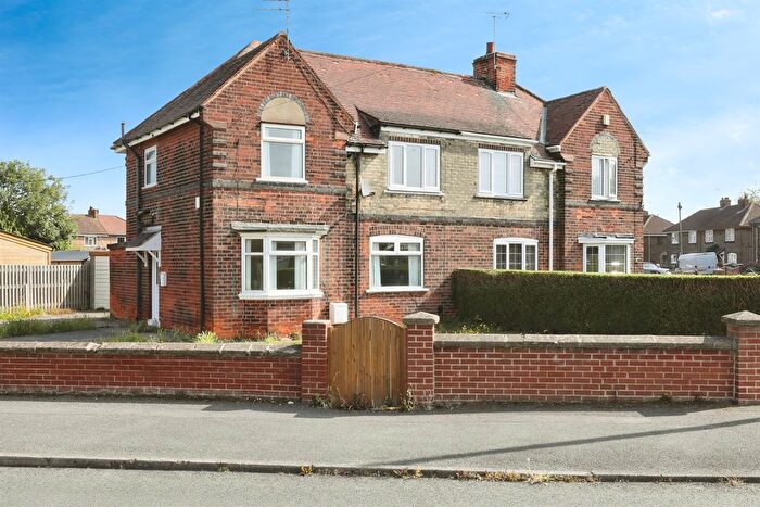 3 Bedroom Semi-Detached House For Sale In The Crescent, Bircotes, Doncaster, DN11