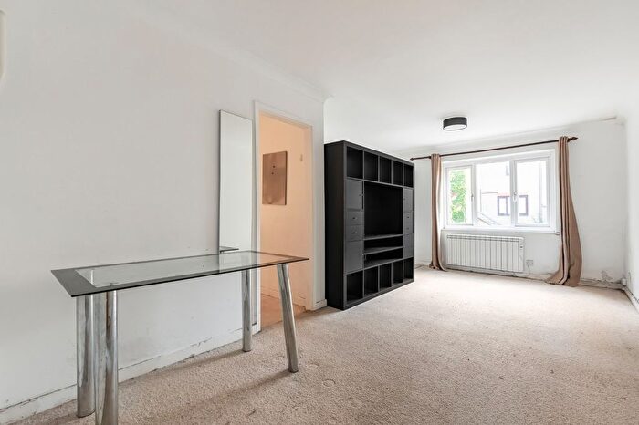 Studio To Rent In Ranelagh Gardens, London, SW6