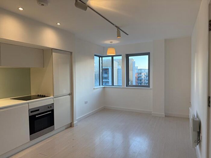 2 Bedroom Apartment To Rent In Manor Mills, Leeds City Centre, LS11