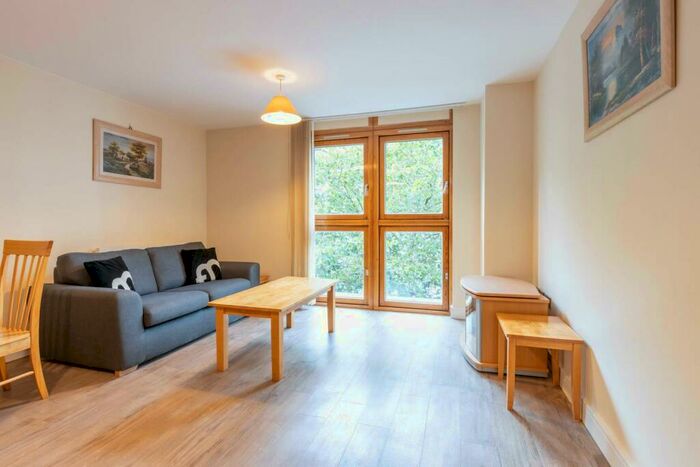2 Bedroom Apartment To Rent In Temple House, Temple Street, B2