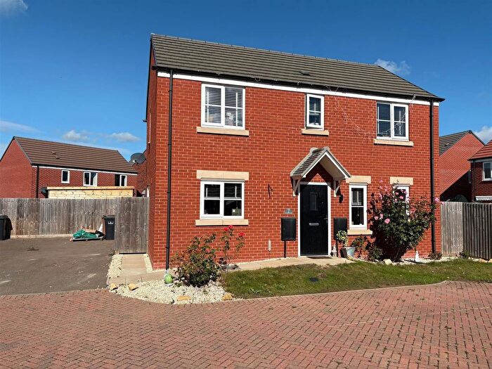 3 Bedroom Detached House For Sale In Morton Close, Hampton Gardens, Peterborough, PE7