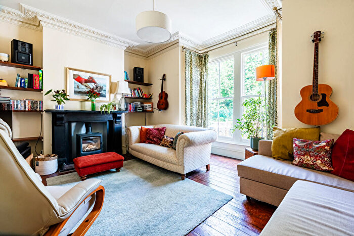 3 Bedroom Maisonette For Sale In Kingsley Road, Cotham, Bristol, BS6