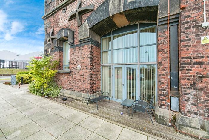 1 Bedroom Apartment For Sale In Dock Road, Birkenhead, CH41