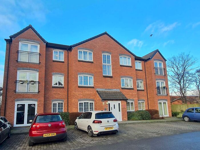 2 Bedroom Apartment To Rent In Baldwins Close, Royton, OL2