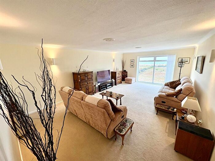 3 Bedroom Apartment For Sale In Southwood Road, Hayling Island, PO11