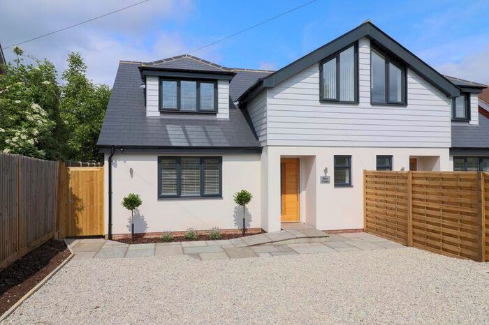 3 Bedroom Semi-Detached House To Rent In Littlebourne, CT3