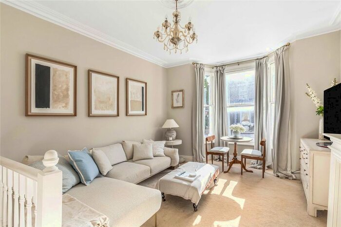 1 Bedroom Flat To Rent In St. Luke's Avenue, London, SW4