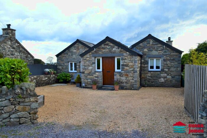 2 Bedroom Detached Bungalow For Sale In Abererch, Pwllheli, LL53