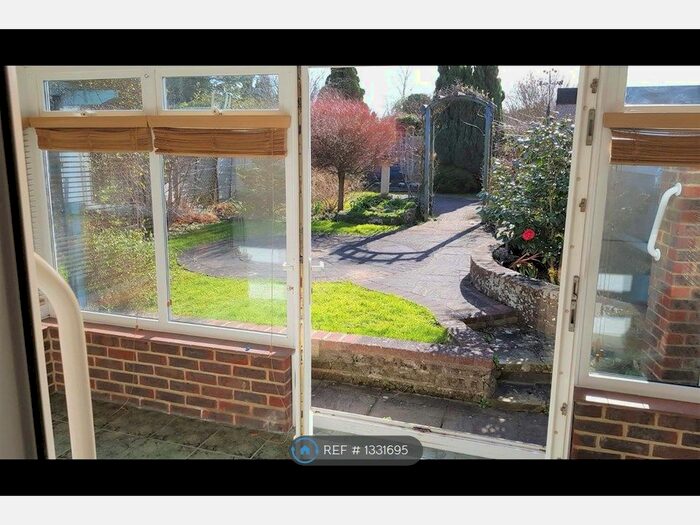 2 Bedroom Bungalow To Rent In Gorringe Valley Road, Eastbourne, BN20