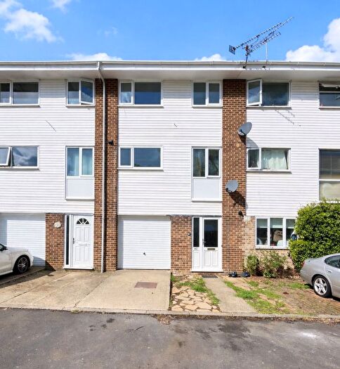 3 Bedroom Terraced House To Rent In Barrington Close, Liden, SN3