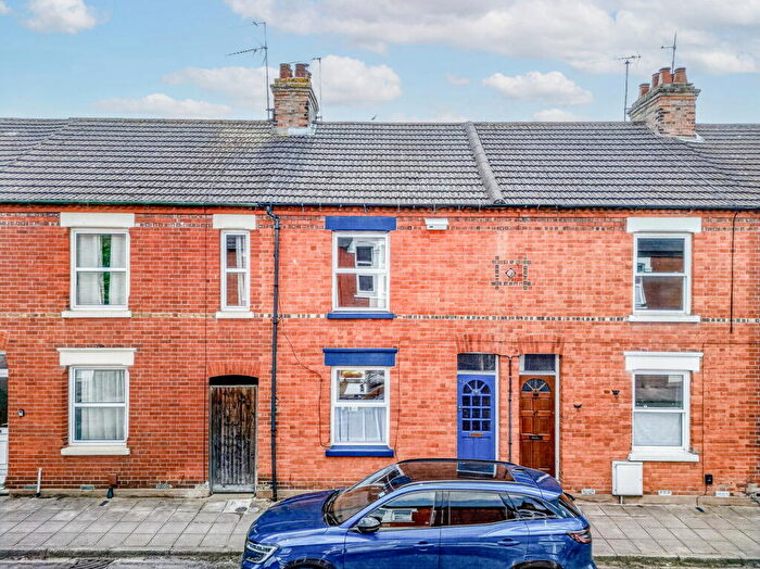 3 Bedroom Terraced House For Sale In King Edward Street, Milton Keynes, MK13