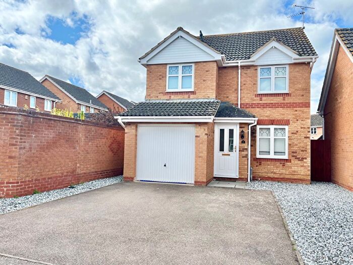 3 Bedroom Detached House For Sale In Riley Close, Yaxley, Peterborough, PE7