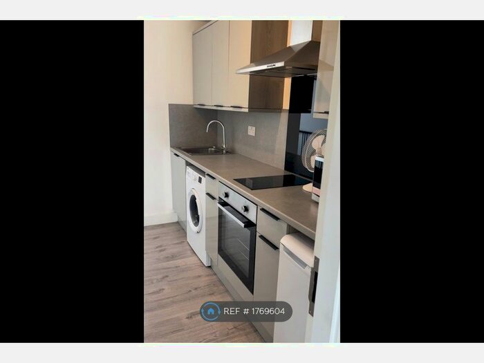 Studio To Rent In Great Cambridge Road, London, N18