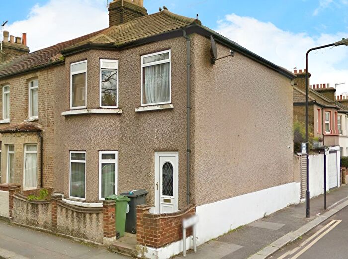 4 Bedroom Terraced House To Rent In Pretoria Avenue, London, E17